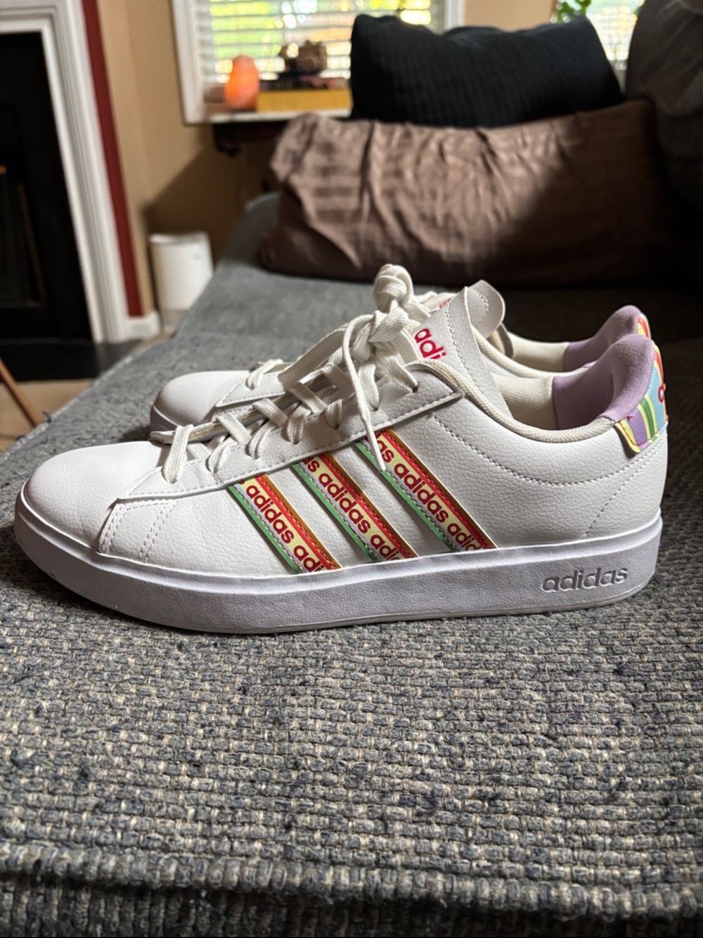 Women's Adidas Grand Court pastel stripes 9.5B